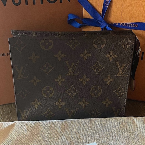 Classic Louis Vuitton Toiletry 19 - Picture 1 of 11